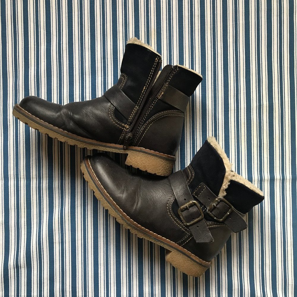 Women 6 Eric Michael Navy Blue Leather Ankle Boots